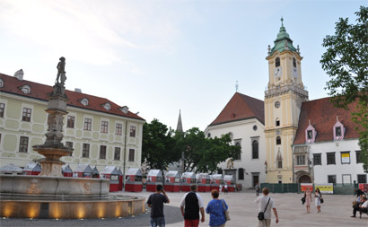 Sehenswürdigkeiten Bratislava: Altes Rathaus und Rolandsbrunnen Sehenswürdigkeiten Bratislava: Altes Rathaus und Rolandsbrunnen