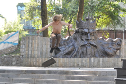 Skateboarder in Wladiwostok Skateboarder in Wladiwostok