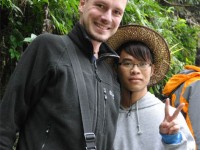 Bild: Fotostar in China - Natürlich mit Victory-Zeichen Bild: Fotostar in China - Natürlich mit Victory-Zeichen