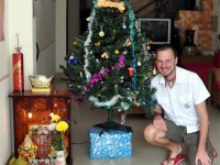 Bild: Weihnachtsbaum und Ahnenschrein Bild: Weihnachtsbaum und Ahnenschrein
