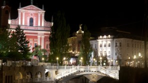 Bild: Presernov Trg und Brücken bei Nacht