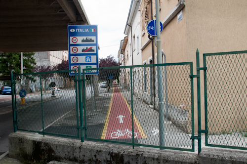 Bild: Grenze Slowenien - Italien in Gorizia/Nova Gorica Bild: Grenze Slowenien - Italien in Gorizia/Nova Gorica