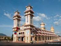 Bild: Der Cao Dai Tempel in Tay Ninh ist das religiöse Zentrum des Caodaismus Bild: Der Cao Dai Tempel in Tay Ninh ist das religiöse Zentrum des Caodaismus