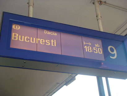 Wien Westbahnhof - Anzeige Dacia Bucuresti