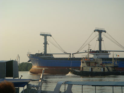 Hochseeschiff bei Tulcea - Rumänien