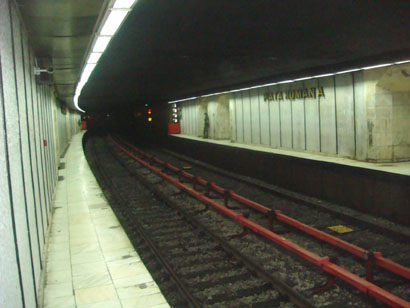 Metro Bukarest - Zugang Station Piata Romana Linie M2