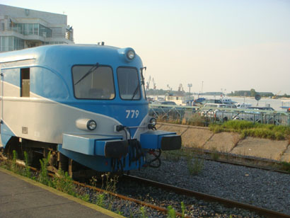 Triebwagen am Bahnhof Tulcea Oras