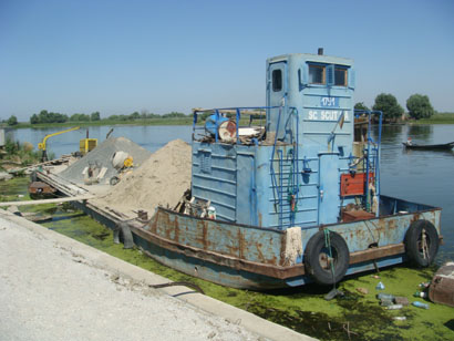 Baustellenschiff in Mila 23 im Donaudelta - Rumänien