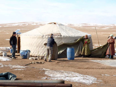 Abbau eines Gers in der Mongolei - Bild: Sabbatrad