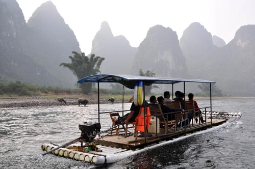 Bild: Bambusboot am Fluss Li Jang - China