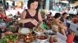 Zubereitung von Cao Lau in Hoi An