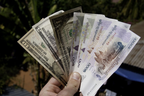 Geld In Kambodscha Ein Land Zwei Währungen Anders Reisen Bild Geld In Kambodscha Us Dollar Und Riel