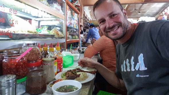 Phnom Penh: Am Zentralmarkt essen