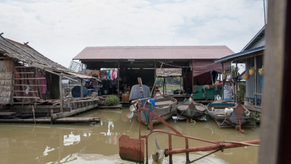 Schwimmendes Dorf in Kambodscha
