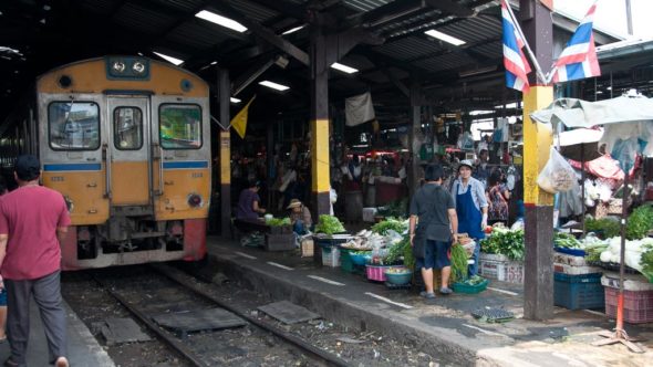 Maha Chai (Samut Sakhon) Railway Market