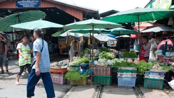 Maha Chai (Samut Sakhon) Railway Market