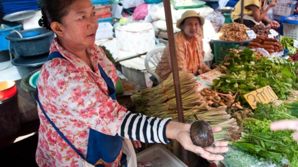 Maha Chai (Samut Sakhon) Railway Market