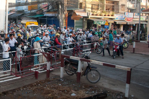 Bild: Bahnschranken in Ho-Chi-Minh-Stadt - Vietnam