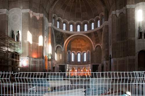 Bild: Baustelle in der Kathedrale des Heiligen Sawa