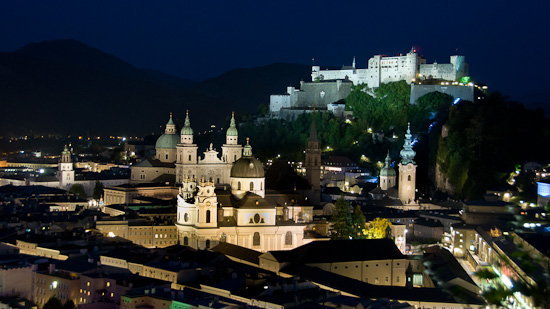 Bild: Salzburg bei Nacht