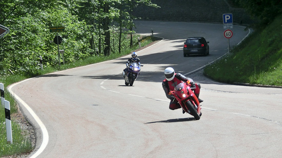 Bild: Motorradfahrer am Sudelfeld