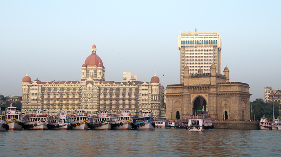 Bild: Taj Mahal Hotel und Gateway of India