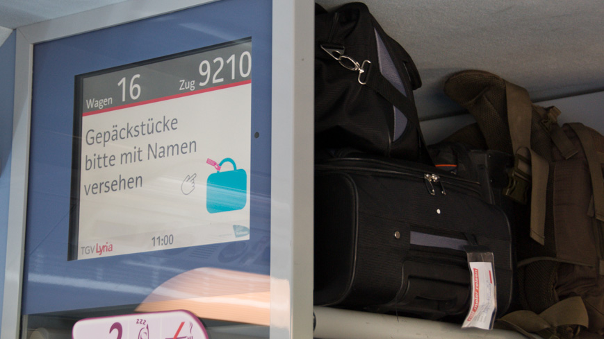Bild: In Frankreich muss Reisegepäck im Zug mit einem Namensschild versehen sein. 