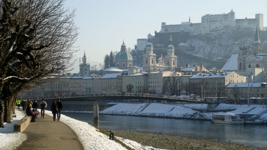 Bild: Altstadt Salzburg im Winter
