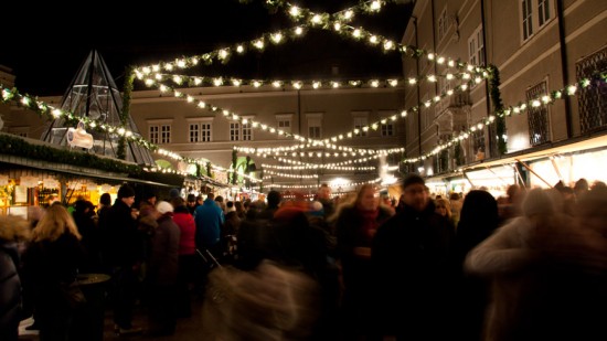 Bild: Christkindlmarkt am Domplatz Salzburg