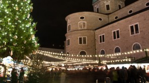 Bild: Christkindlmarkt Salzburg am Residenzplatz