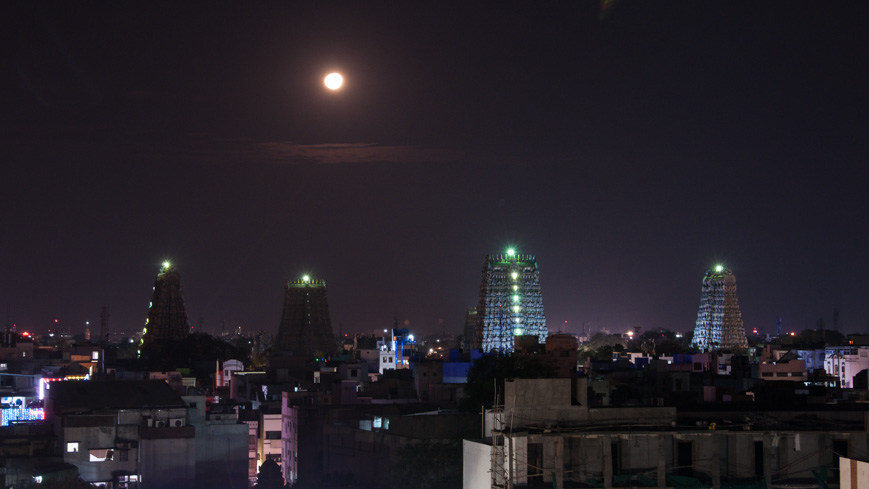 Bild: Sri Minakshi Tempel in Madurai bei Nacht