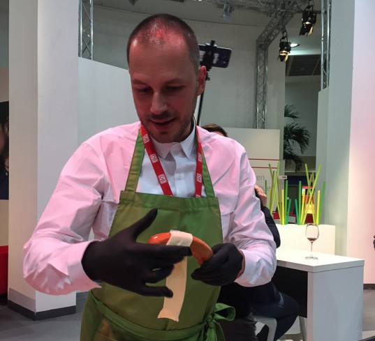 Bild: Gerhard beim Kochen gemeinsam mit Deutsche Bahn und Chefkoch.de
