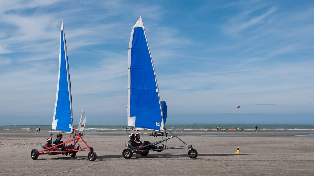 Beach Sailing in Oostduinkerke - Belgien