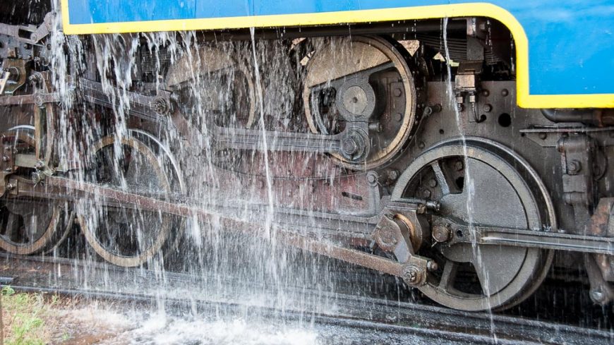 Nilgiri Mountain Railway - Wasser