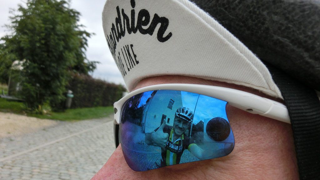 Rennrad-Brille und Kappe "Like a real Flandrien"