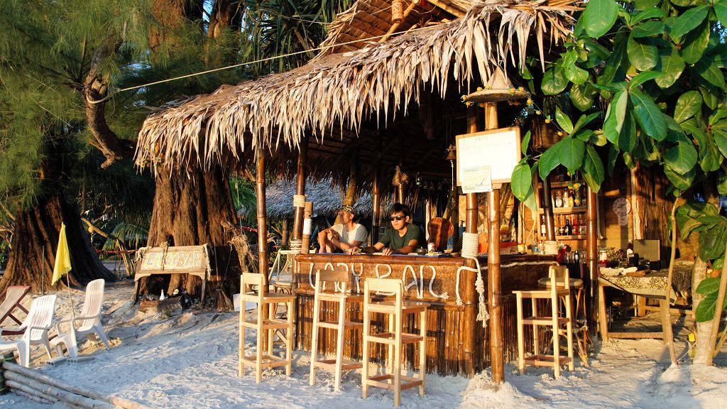 Koh Phayam - Lazy Bar am Ao Yai Beach