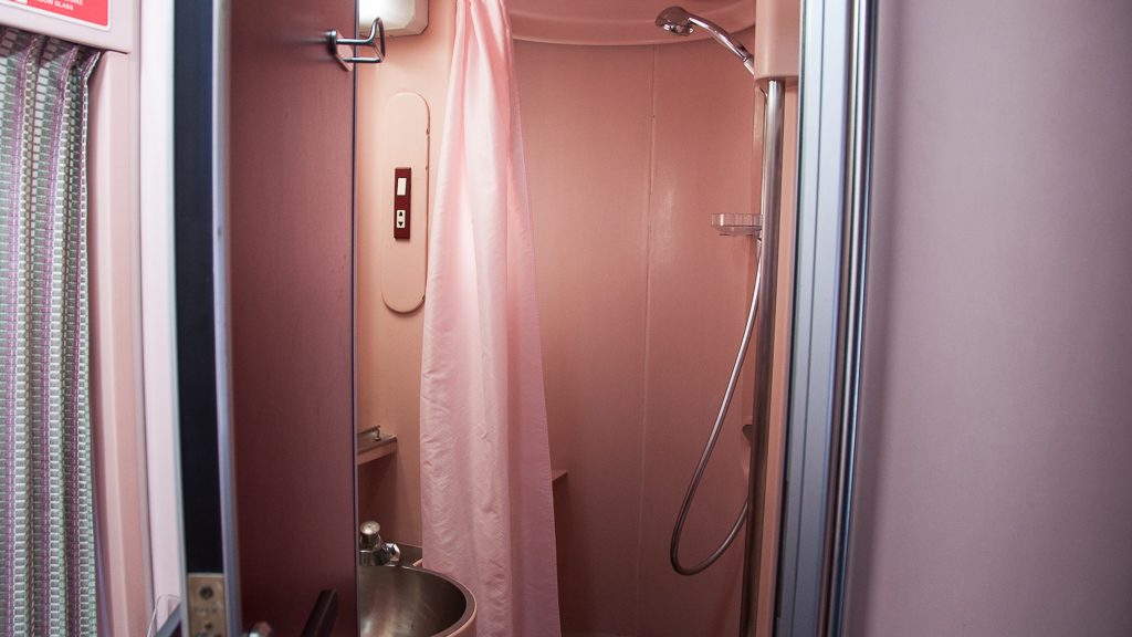 Gran Clase Abteil mit Dusche und WC im Nachtzug Irun-Lissabon