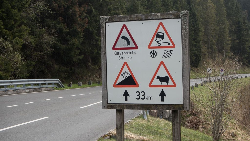 Großglockner Hochalpenstraße Warnschilder