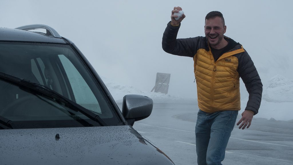 Schneeballschlacht am Weg zum Großglockner