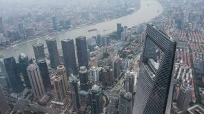 Blick von der Shanghai Tower Aussichtsplattform Richtung SWFC