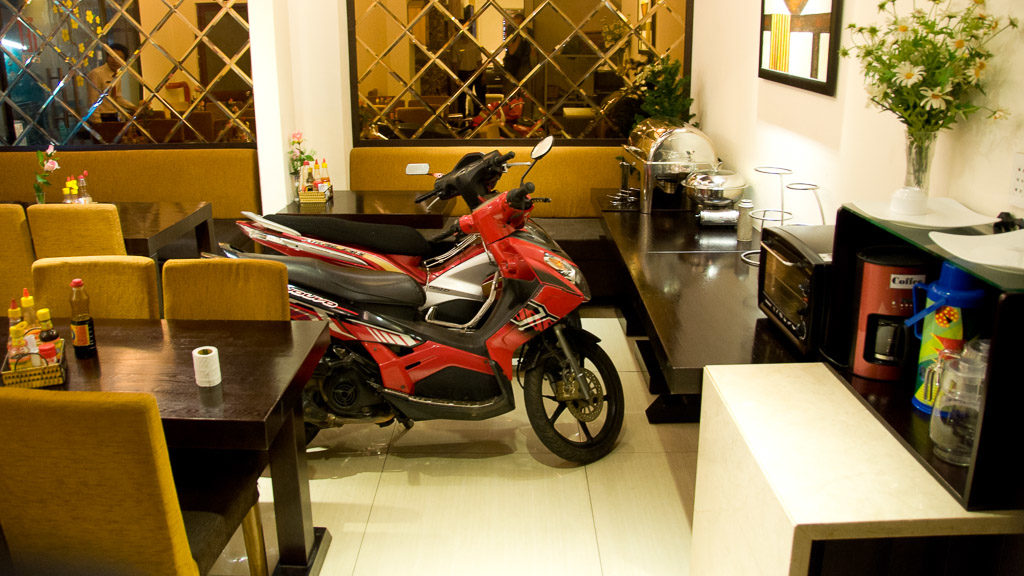 Frühstückszimmer als Garage in Vietnam