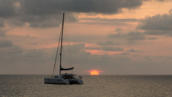 Sonnenuntergang auf Koh Chang - mit "touch down"