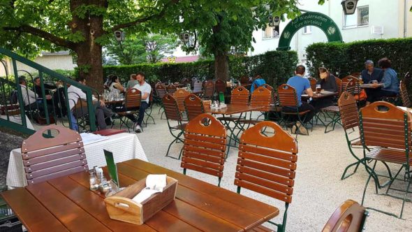 Gastgarten im Weiserhof by Jules