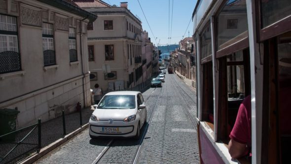 Straßenbahn Linie 25 in Lissabon