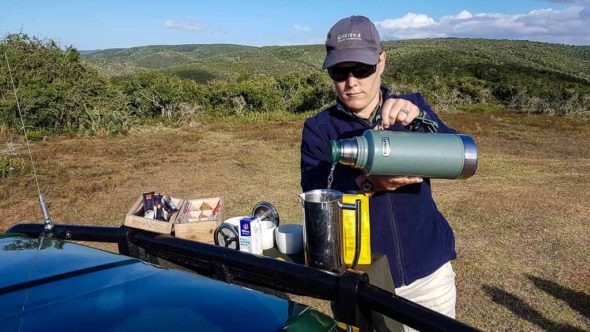 Pause mit Snacks während Safari im Kariega Game Reserve