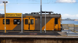 Metrorail Zug in Simon's Town in Südafrika