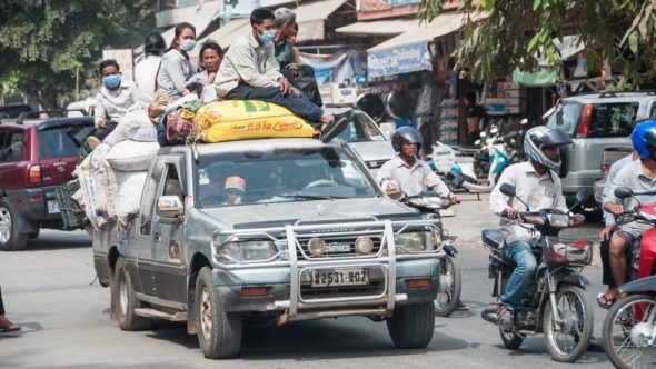 Reise auf der Pickup Ladefläche in Kambodscha