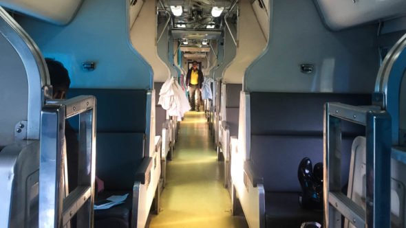 Nachtzug Thailand 2. Klasse Sitzwagen