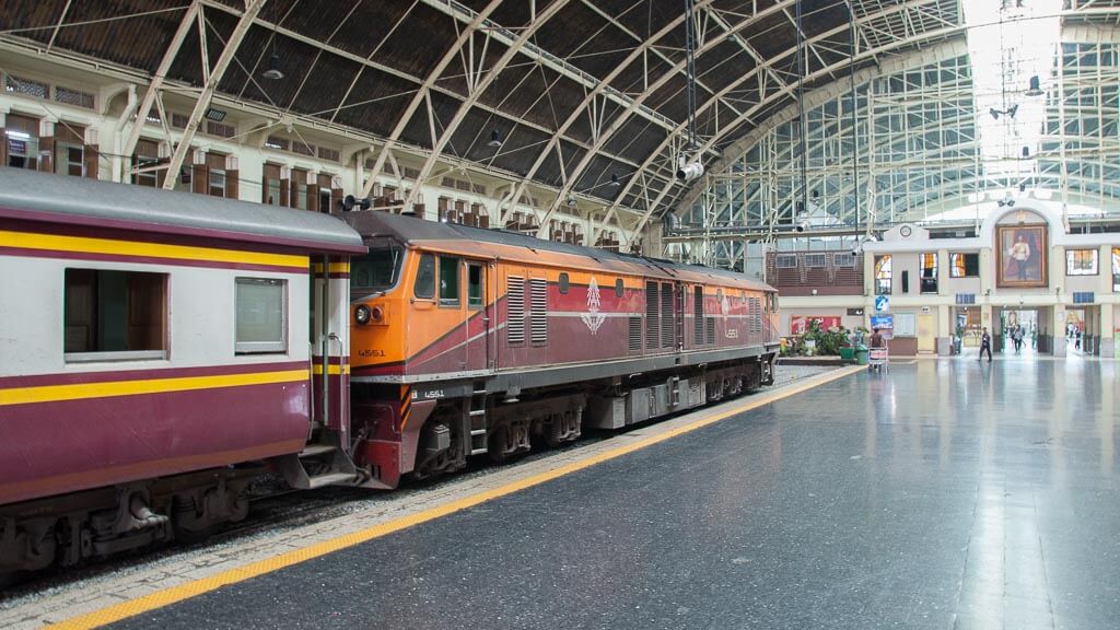 Thailand per Zug: Alle wichtigen Reisetipps, Tickets & Fahrpläne