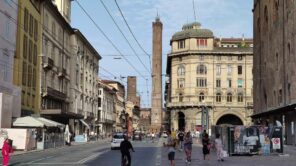 Altstadt Bologna und Torre degli Asinelli